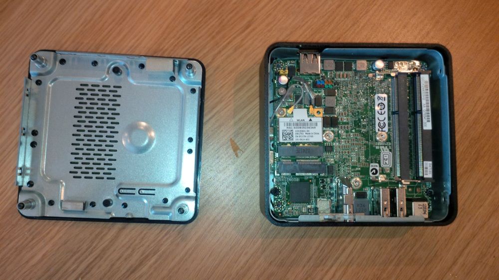 Inside the i3 Intel NUC DC3217BY